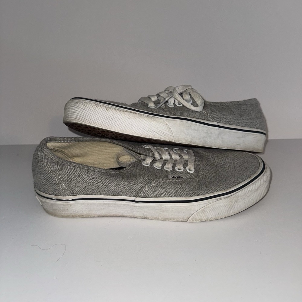 Men's 7.5 Women's 9 Vans Light Gray Vans Good Condition Skate/Casual Shoes